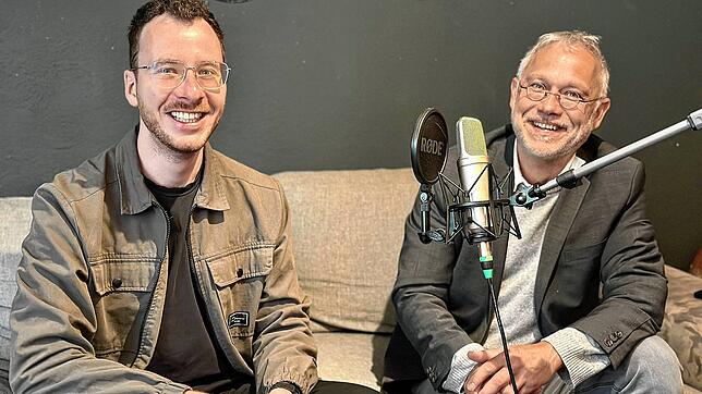 SPD-Fraktionschef Matthias Eckmann (links) und der ehemalige Stadtratskollege Werner Nuber treffen sich alle zwei Wochen für ihren ...