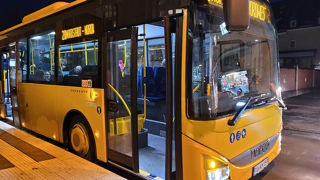 Tatort Stadtbus? In einem Instagram-Beitrag warnt eine Nutzerin vor einem Mann, der in Radolfzell mutmaßlich junge Frauen belästigt hat. ...
