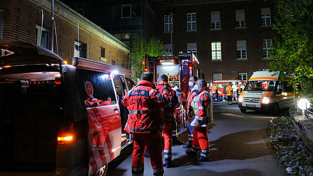 Zahlreiche Kräfte von Feuerwehr und Rettungsdienst waren am Dienstagabend am Singener Klinikum im Einsatz. Eine Evakuierung des ...