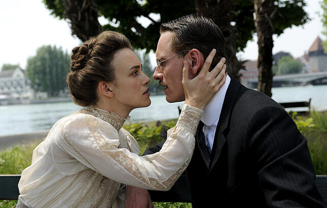Keira Knightley und Michael Fassbender in einer Szene des Films „Eine dunkle Begierde“, gedreht im Sommer 2010 an der Seestraße. Im ...