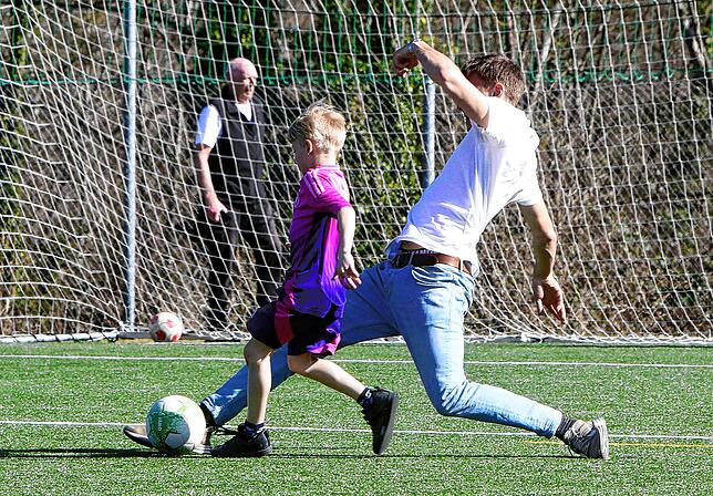 Bild 13: FC Überlingen besiegt SC Konstanz-Wollmatingen. Wir waren mit der Kamera dabei!
