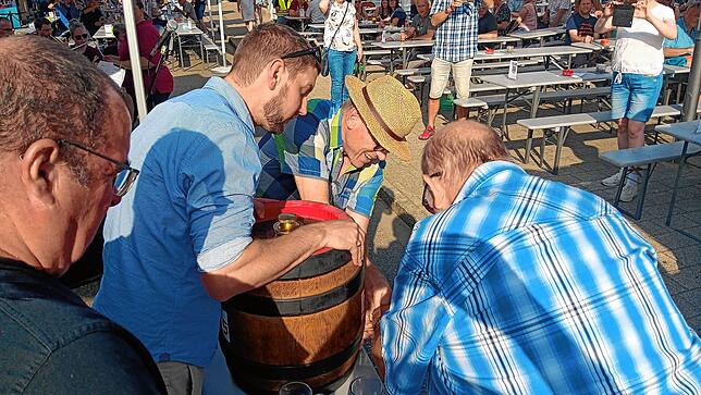 Bild 17: So schön wird beim Dorffest in Dangstetten gefeiert
