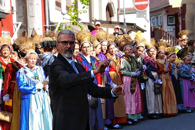 Bild 9: Trachten im Jubiläumsjahr: Erster großer Auftritt bei der Schwedenprozession