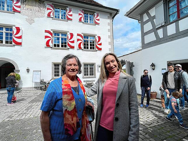 Ida (links) und Edith Grutschnig haben viele Jahre im Schloss und Wiiberhuss gelebt. Die 87-Jährige hat den Haushalt des letzten ...