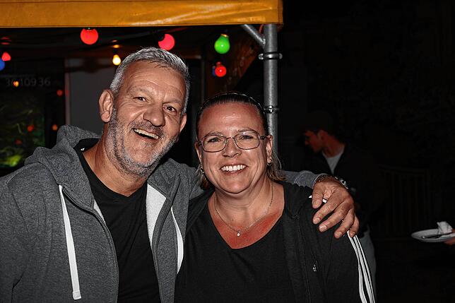 Bild 13: Wollmatinger Dorffest 2025: Wilde Engel bringen Stimmung und Partyfeeling pur