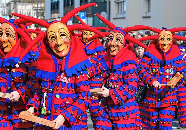 Dürfen in Radolfzell nicht fehlen: die Hänsele der Bengelschiesserzunft aus Böhringen.