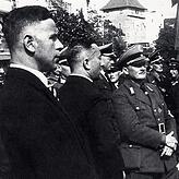 Von links nach rechts: Bürgermeister Mager, Oberbürgermeister Herrmann und Kreisleiter Speer im Sommer 1933.