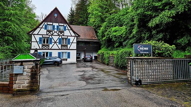 Bei Rewa in Blumberg funktioniert in letzter Zeit der Kundenservice nur sehr eingeschränkt. Das hängt mit der Gesamtsituation zusammen. ...