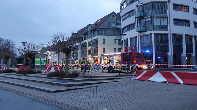 Im Parkhaus am See haben am Sonntagmorgen mehrere Autos gebrannt. Die Brandbekämpfung dauerte bis gegen 7 Uhr an, danach wurde mit der ...