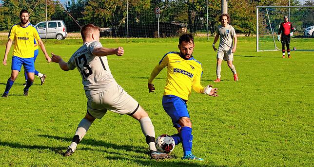 Bild 11: Der TuS Stetten siegt beim FV Degerfelden deutlich mit 7:1 &ndash; und wir haben die Bilder!
