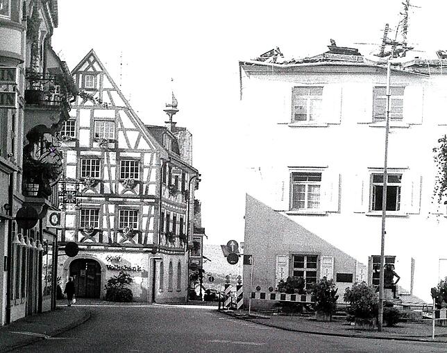 Bild 14: Gedächtnis der Region: Bilder vom Großbrand des Stockacher Polizeireviers 1992 und dem Umbau