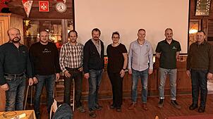 Sie engagieren sich in der Forstgemeinschaft Mettmatal für den Wald (von links): Roland Ebner, Manuel Ebner, Martin Ebner, Friedhelm ...