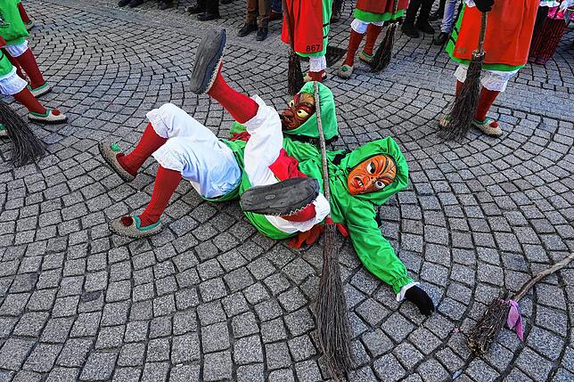 Bild 17: Glonkis, Butzesel und Hexen: Die Fasnet ruft