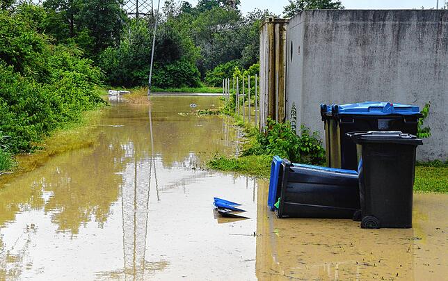 Bild 9: Bilder vom Unwetter in Markdorf: Evakuierung des Campingplatzes