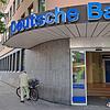 Noch ist die Deutsche Bank Filiale in Singen geöffnet. Doch Ende Juli wird sie ihre Türen für Kundinnen und Kunden für immer schließen.