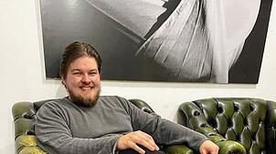 Niklas Schüler ist ein neuer Schauspieler im Färbe-Ensemble. Foto: Carmen Biehler