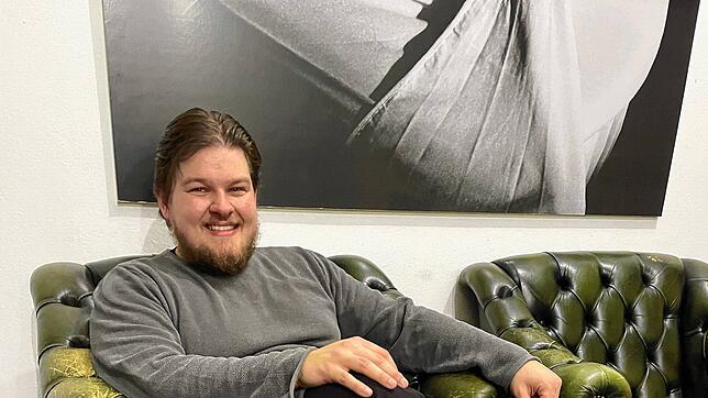 Niklas Schüler ist ein neuer Schauspieler im Färbe-Ensemble. Foto: Carmen Biehler