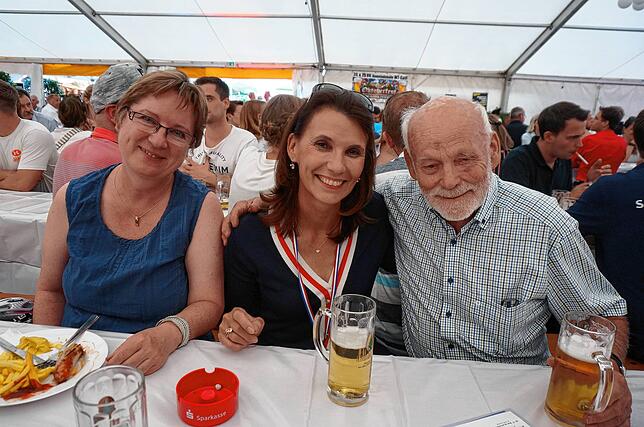 Bild 25: Chilbi: Stimmung pur im Festzelt beim Wunschkonzert