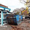Der Abriss der blau-weißen Pavillons ist im vollen Gange. Hier soll bis nächsten Sommer ein großzügiger Platz mit vielen ...