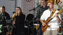 Musik für eine gute Sache: Die Band Pentomino begeistert mit ihrem abwechslungsreichen Songrepertoire die Besucher des Benefizkonzertes. ...