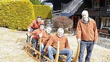 Dieter Böhler, Joachim Lauer, Johannes Mayer, Lukas Mayer (sitzend von vorne) und Bernhard Schlegel sind begeisterte ...