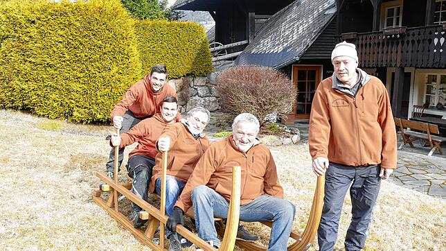 Dieter Böhler, Joachim Lauer, Johannes Mayer, Lukas Mayer (sitzend von vorne) und Bernhard Schlegel sind begeisterte ...