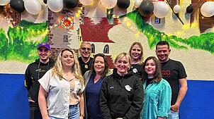 Auf dem Bild von links Felix Rapp, Annie Effinowicz, Thomas Rapp, Nicole Spott, Anett Weißhaar, Annalena Schmidt, Alisa Rapp und Dominik ...