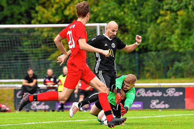Bild 20: FC Wallbach setzt sich knapp mit 2:1 gegen den FC Tiengen 08 durch &ndash; und wir haben Bilder