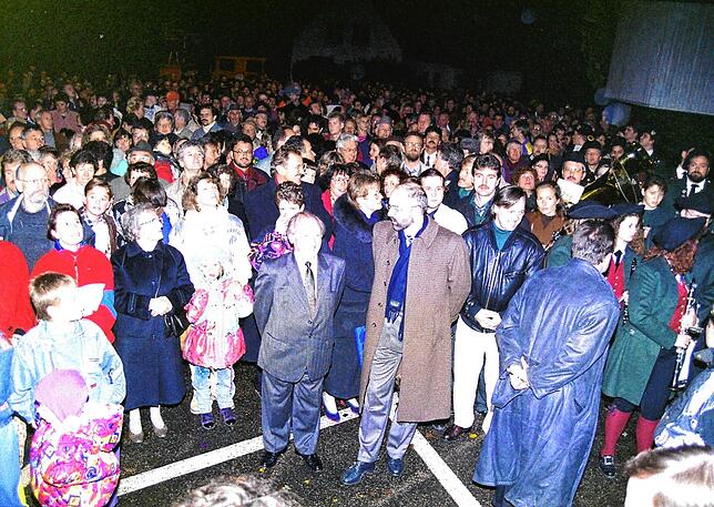 Bild 18: Gedächtnis der Region: Bilder von dem Abend 1993, an dem Rainer Stolz zum Bürgermeister wurde