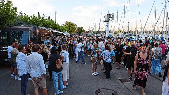 Bild 30: Konstanzer Seenachtfest 2022: Flanieren und Schlemmen am Konstanzer Hafen