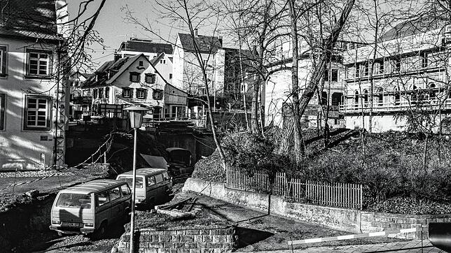 Im Herbst 1984 wird schon kräftig an dem neuen Max-Rieple-Platz gearbeitet. Das Bild ist mit Blick von der Stadtkirche entstanden.