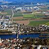 Luftbild des Sisslerfelds, wo direkt an der deutschen Grenzen in den nächsten Jahren tausende neuer Arbeitsplätze geschaffen werden ...