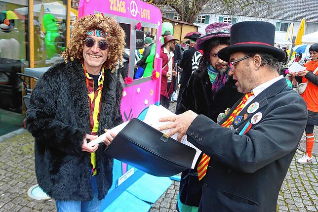 Bild 22: Fasnacht in Frickingen: So wurden die Hippies im Rathaus abgesetzt – Jetzt die besten Bilder sehen!