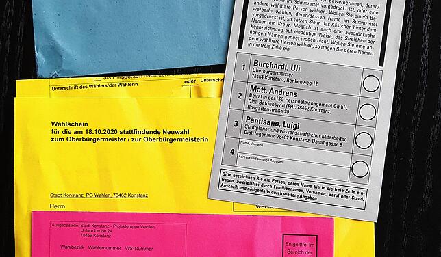 Das sind die Unterlagen für den zweiten Durchgang bei der Konstanzer Oberbürgermeisterwahl am 18. Oktober.