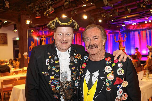 Bild 8: Narren und Mäschgerle strömen ins Konzil &ndash; Sie alle sind bei der SWR-Fernsehfasnacht dabei
