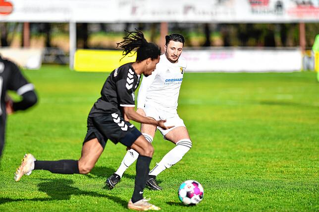 Bild 1: SV 08 Laufenburg verliert bei Spitzenreiter VfR Hausen mit 0:2 &ndash; und wir haben Bilder!