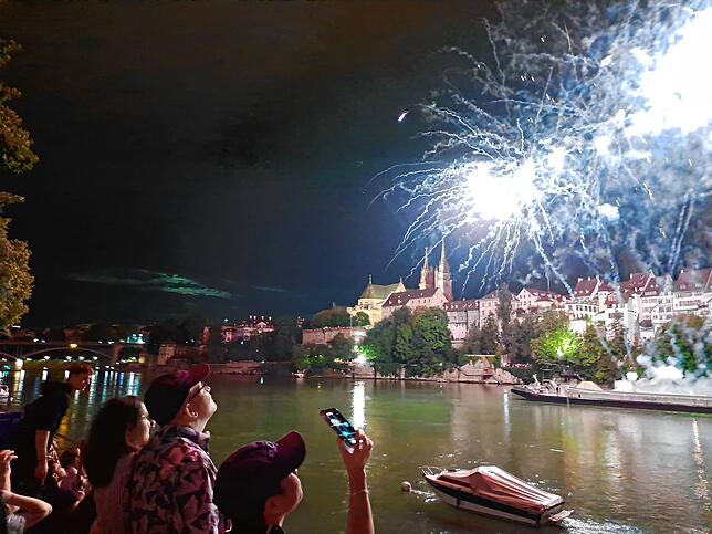 Bild 20: Basel lässt es krachen! Die schönsten Bilder des Feuerwerks am Rhein
