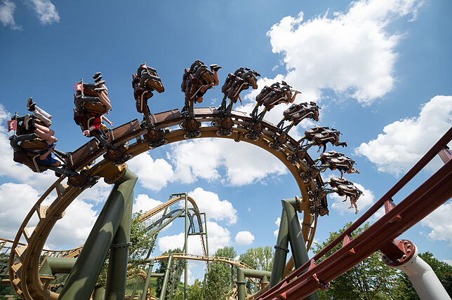 Nichts für schwache Nerven: Im Freizeitpark Tripsdrill warten zahlreiche Achterbahnen auf die Besucher.