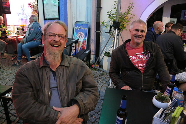 Bild 9: Raising Crown lässt Rocklegenden auferstehen