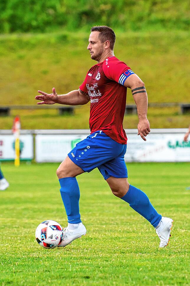 Bild 8: SG Höchenschwand/Häusern gewinnt gegen SV Stühlingen mit 2:1 – und wir haben Bilder!