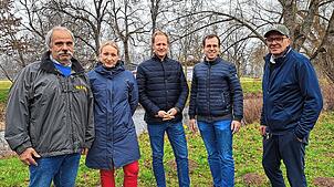 Auf dem CHI-Gelände rund um die Brigach (von links): Hans-Peter Wirbser von den Fürstenberg Fahrfreunden, Ulrike Steeb von GB Events, ...