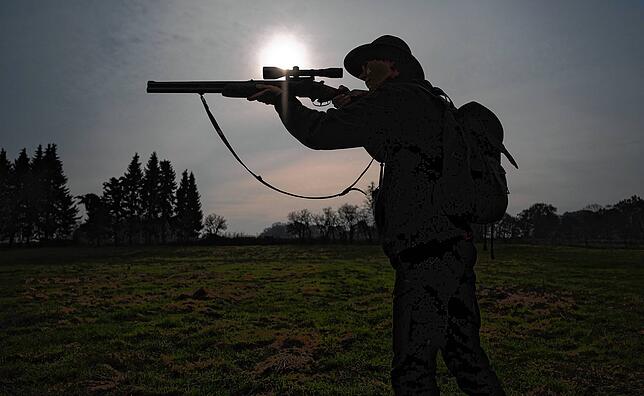 Zahlreiche Jäger aus dem Schwarzwald-Baar-Kreis (hier ein Symbolbild) haben sich in dem Waffengeschäft bis zur seiner Schließung mit ...