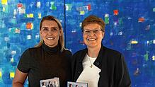 Die beiden Gleichstellungsbeauftragten, Lilli Epp (links) sowie Melanie Pees (rechts), bieten einen Online-Vortrag speziell für Frauen ...