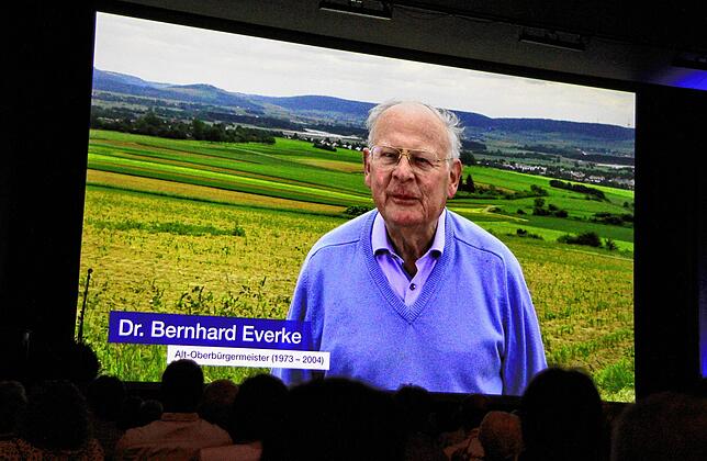 Bernhard Everke erinnert sich im Film von Filmemacher Rainer Jörger an seine Amtszeit als Oberbürgemeister.