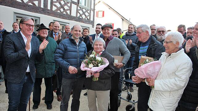 Viele Gruß- und Dankesworte an Handwerker und Anwohner gab es beim Richtfest auf dem neuen Sternen-Areal in Bohlingen.