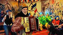 Musik- und Schnurrgruppen statten den Besenbeizen, die es nur an Fasnacht gibt, gerne einen Besuch ab. Wir verraten, wo sie zu finden ...