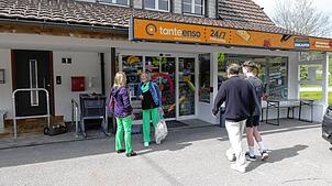 Ein Erfolg: Die Bilanz nach den ersten sechseinhalb Wochen ist durchweg positiv. Der Tante-Enso-Markt in Bernau kommt bei den Kunden gut ...