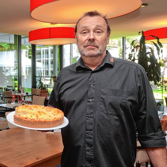 Eike Hedicke verkauft auch Kuchen außer Haus. Die geplante Verpackungssteuer hält er für „realitätsfremd und unausgegoren“.