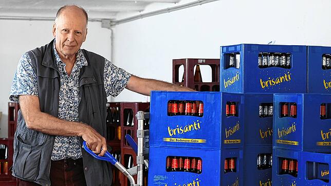 Günther Schäfer von der Streuobstmosterei Brisanti gewährt einen Einblick hinter die Kulissen seines Betriebs.