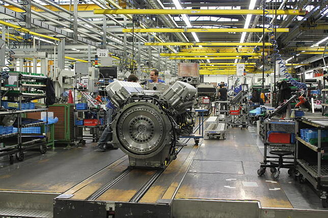 Blick in die Produktion des Motorenbauers RRPS in Friedrichshafen. Bild: Domjahn